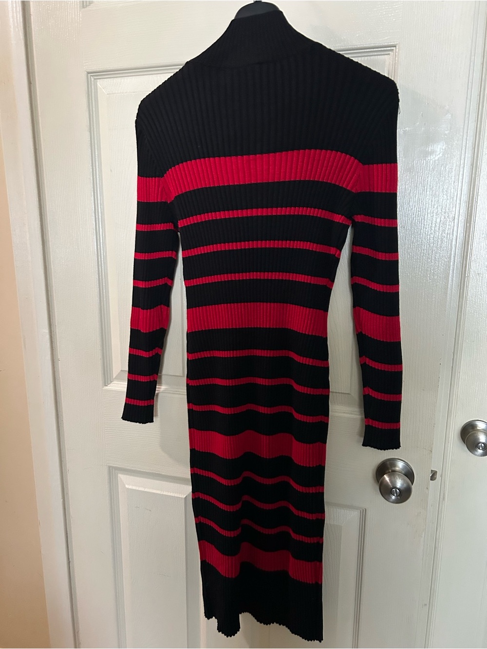Nina Leonard Black and Red Striped Long Sleeve Ribbed Dress